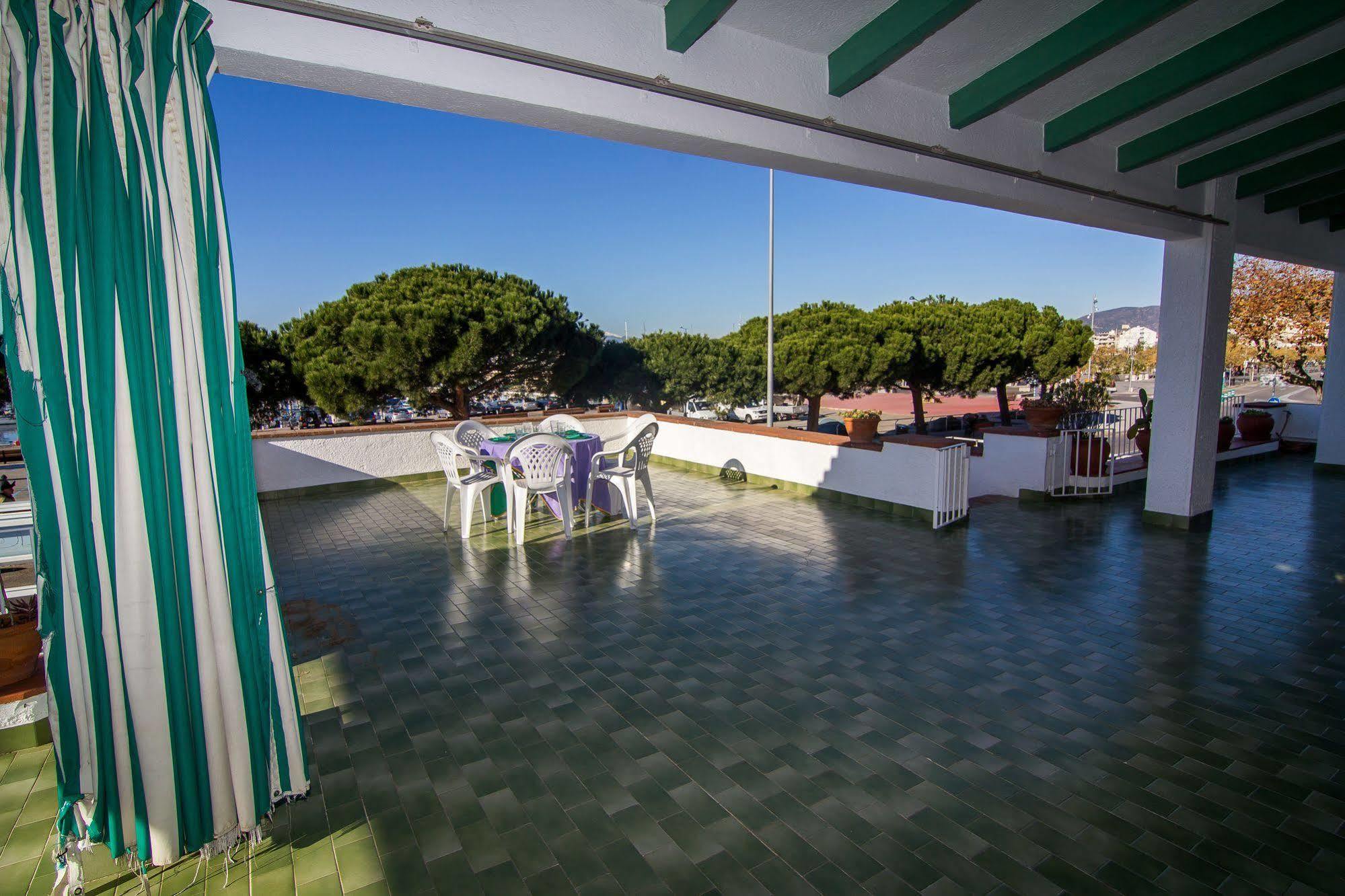 Agi Casa Puerto Villa Roses Bagian luar foto